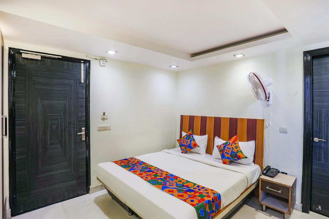 Fabhotel Trio Continental Patel Nagar New Delhi Exterior photo