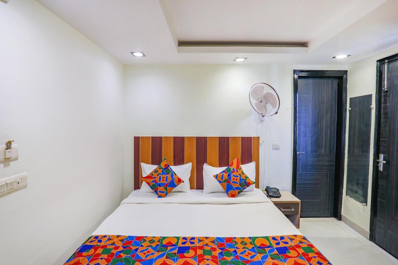 Fabhotel Trio Continental Patel Nagar New Delhi Exterior photo